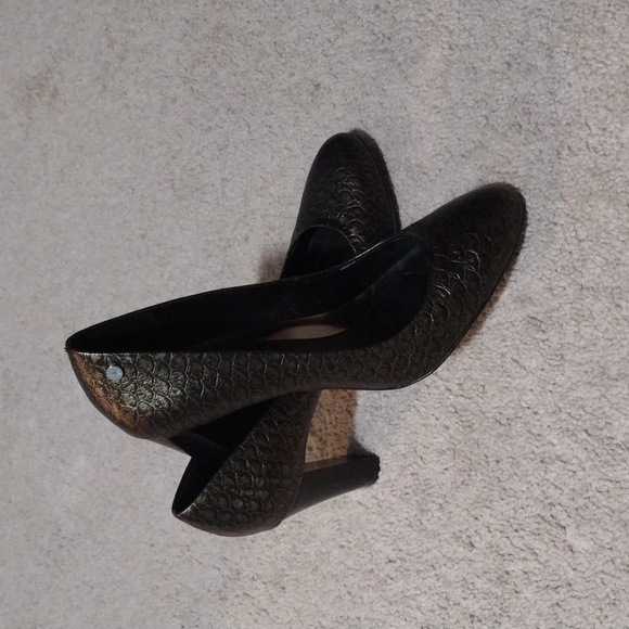 Calvin Klein Heels Size 8.5 - Picture 3 of 4